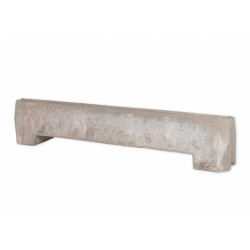 Concrete barrier for separating traffic areas 2.50 m